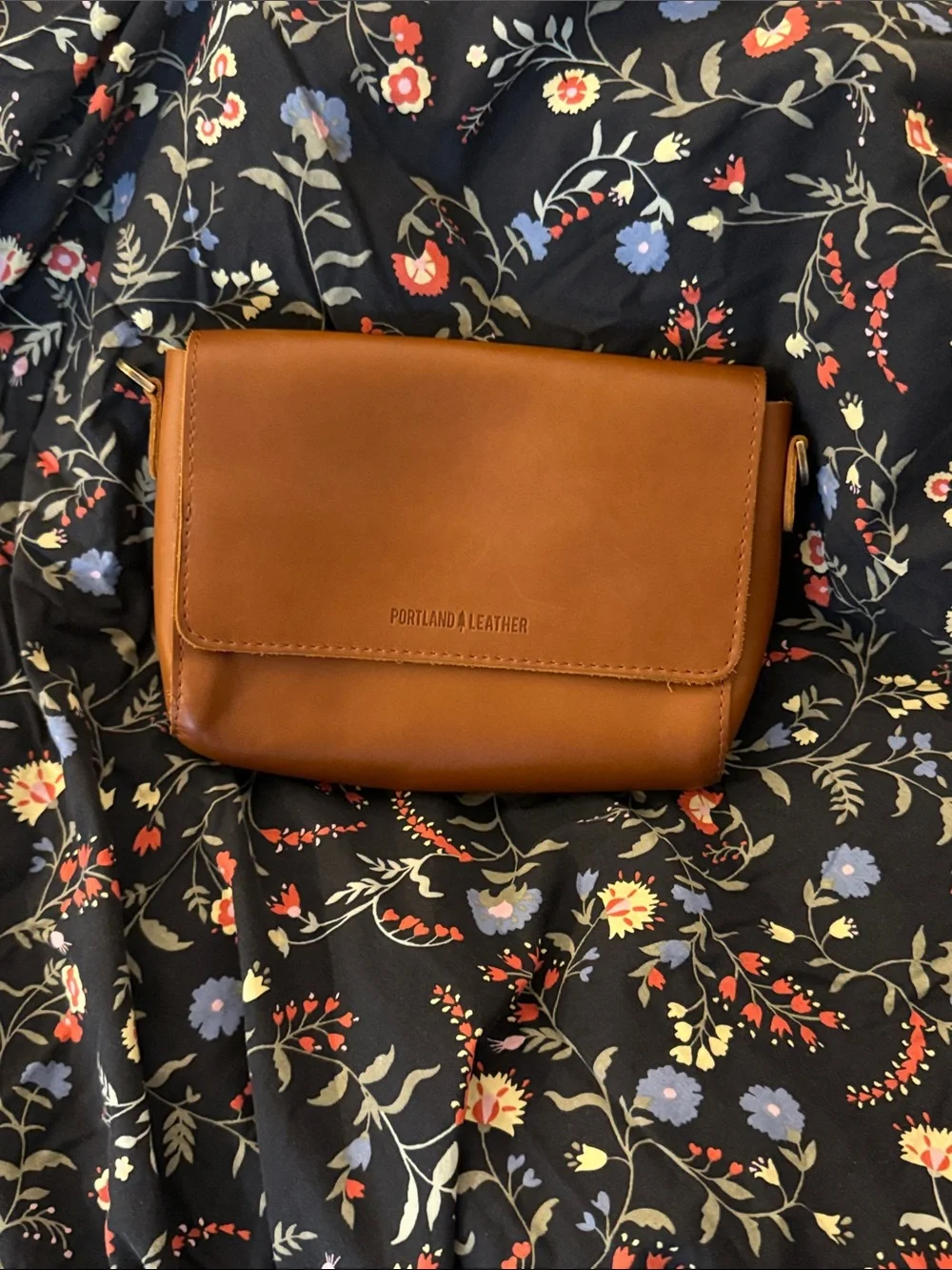 Portland Leather Women's Honey Metro Crossbody Bag